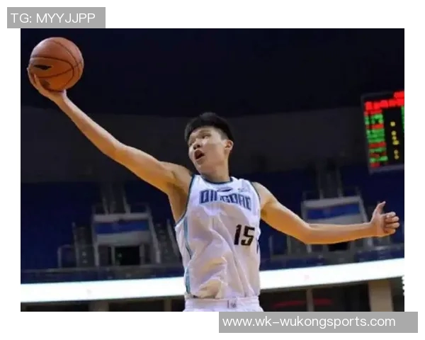 杨瀚森赛前热身展现惊人实力完美对抗后勾手与暴扣三分球全中